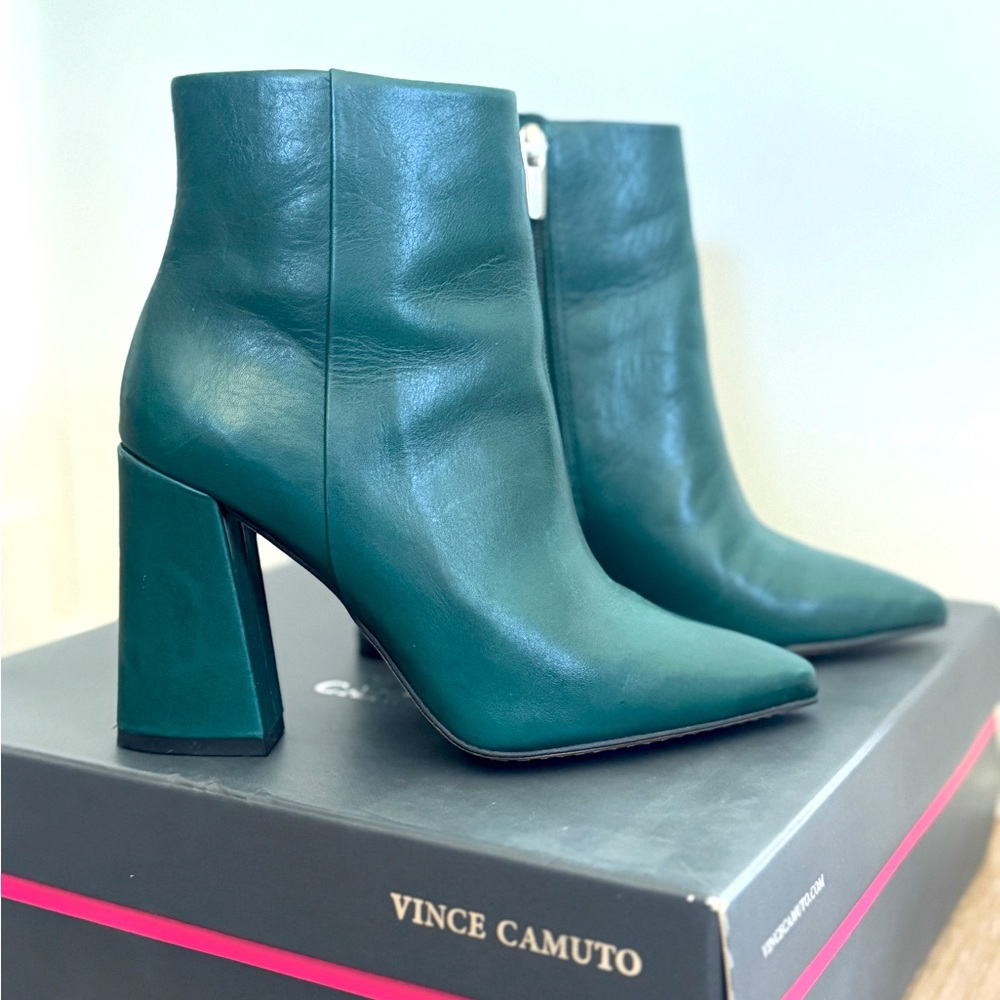 VINCE CAMUTO THELMIN BOOTIE